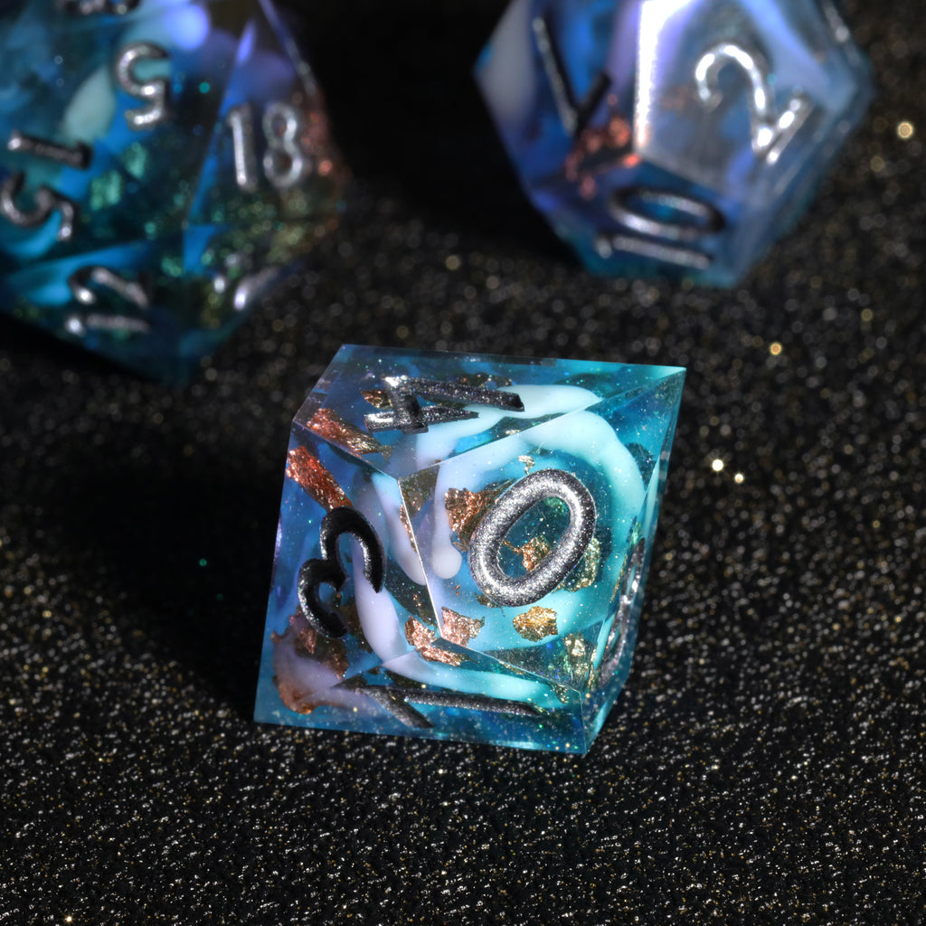 Dudley's Gallery - Ice Queen's Kiss Sharp Edge Resin Dice Set