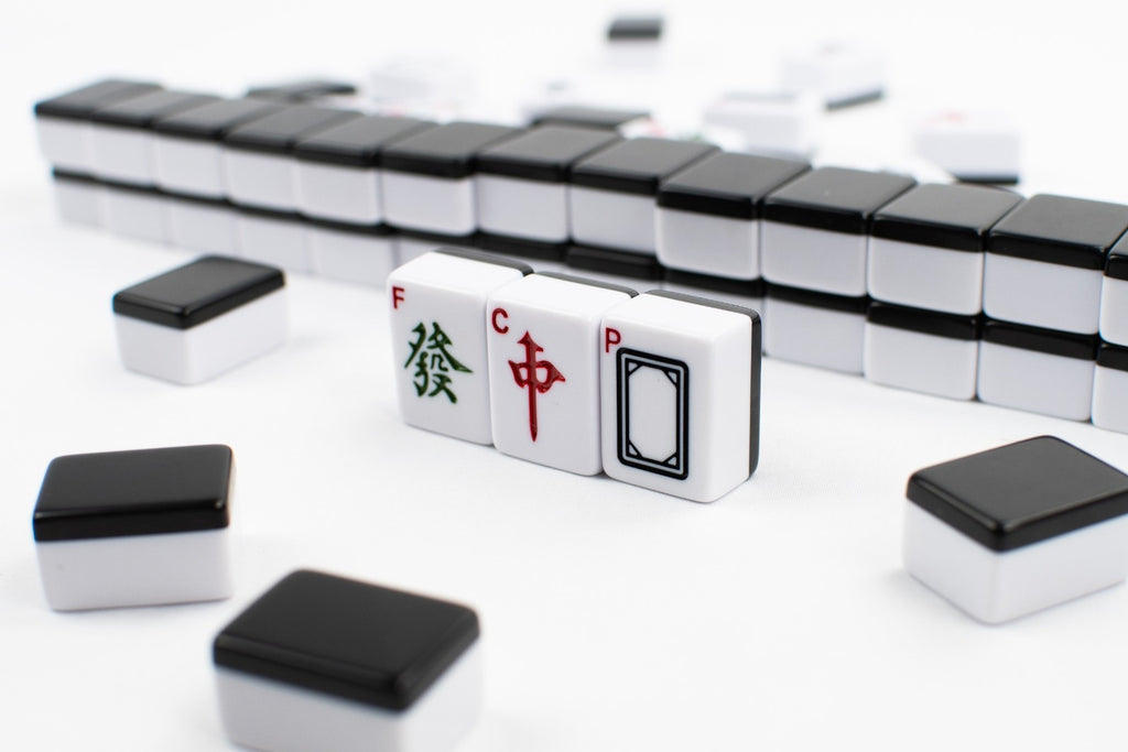 LPG Classics: Mahjong - Set with Black Tiles & Travel Case Board Game